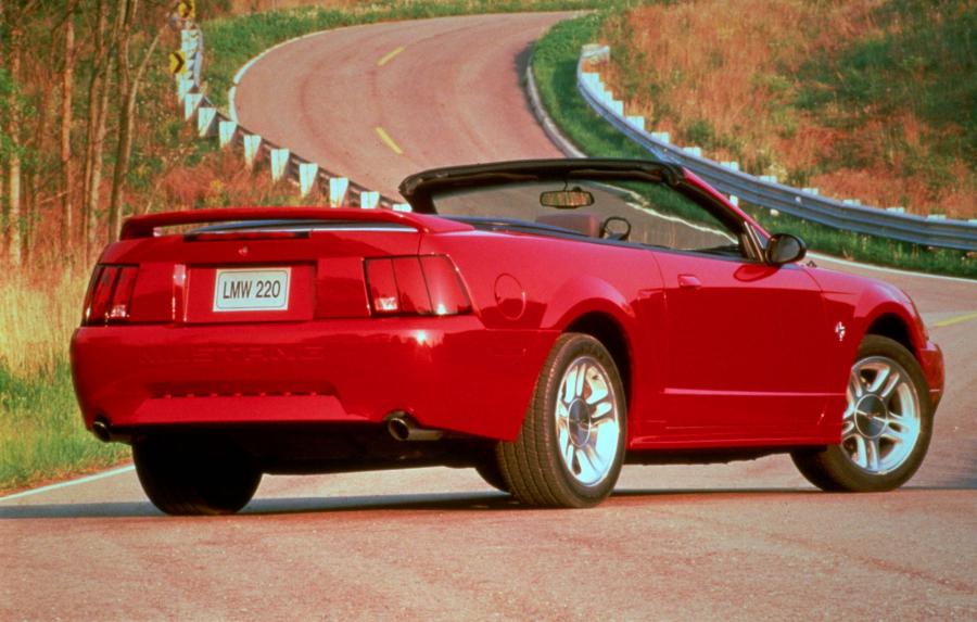  Ford Mustang GT Convertible 1999 года  (фото 7 из 74)